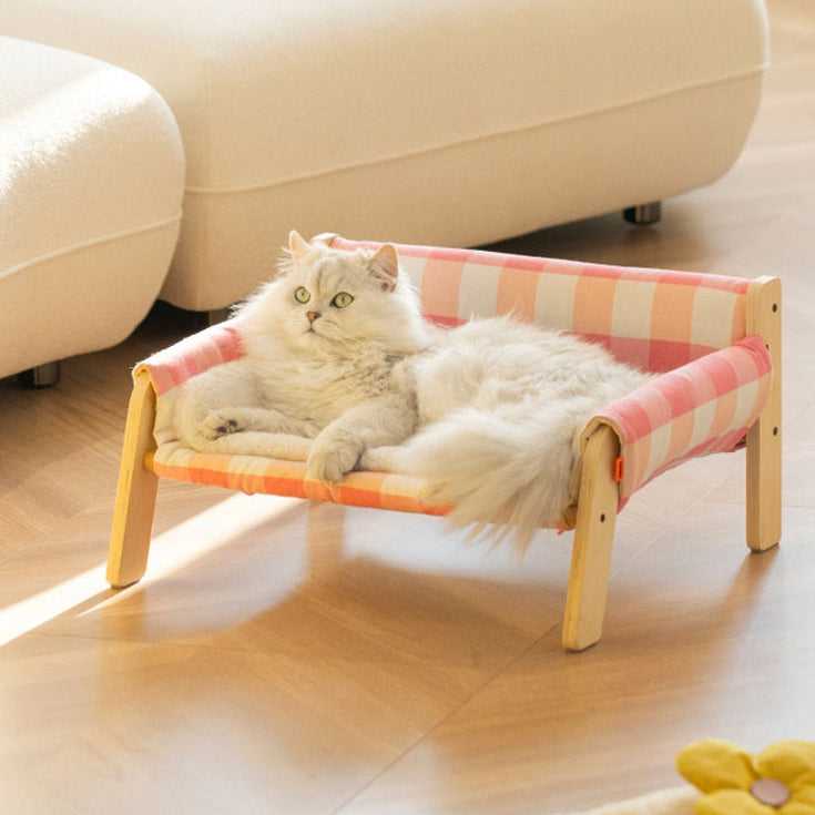 Wooden Checkered Cat Armchair