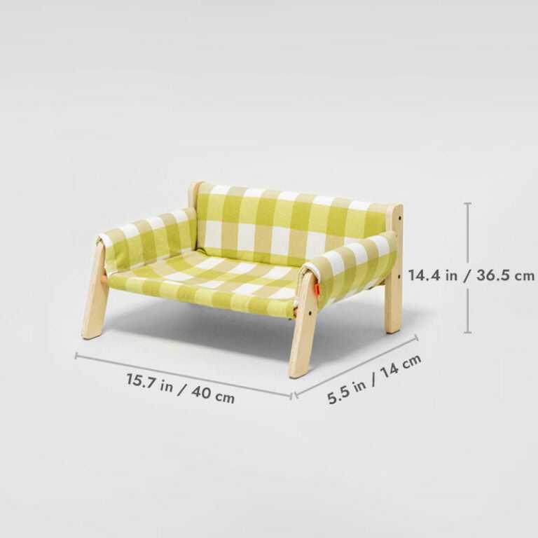 Wooden Checkered Cat Armchair