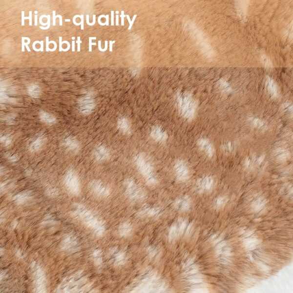 Close-up of high-quality rabbit fur texture used in the Sparrow Cat Bed. Soft and luxurious material for premium cat comfort.