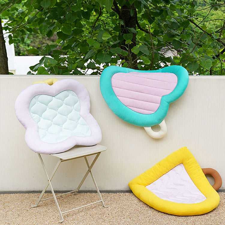 Childlike Cooling Cat Bed