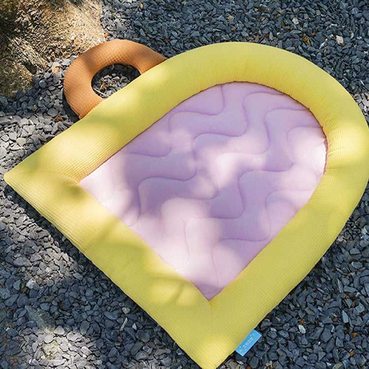 Childlike Cooling Cat Bed