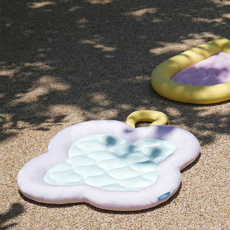 Childlike Cooling Cat Bed