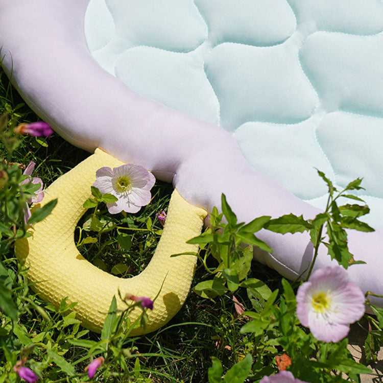 Childlike Cooling Cat Bed