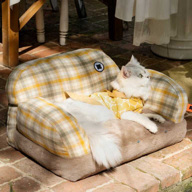 British Plaid Cat Sofa - Cat Bed